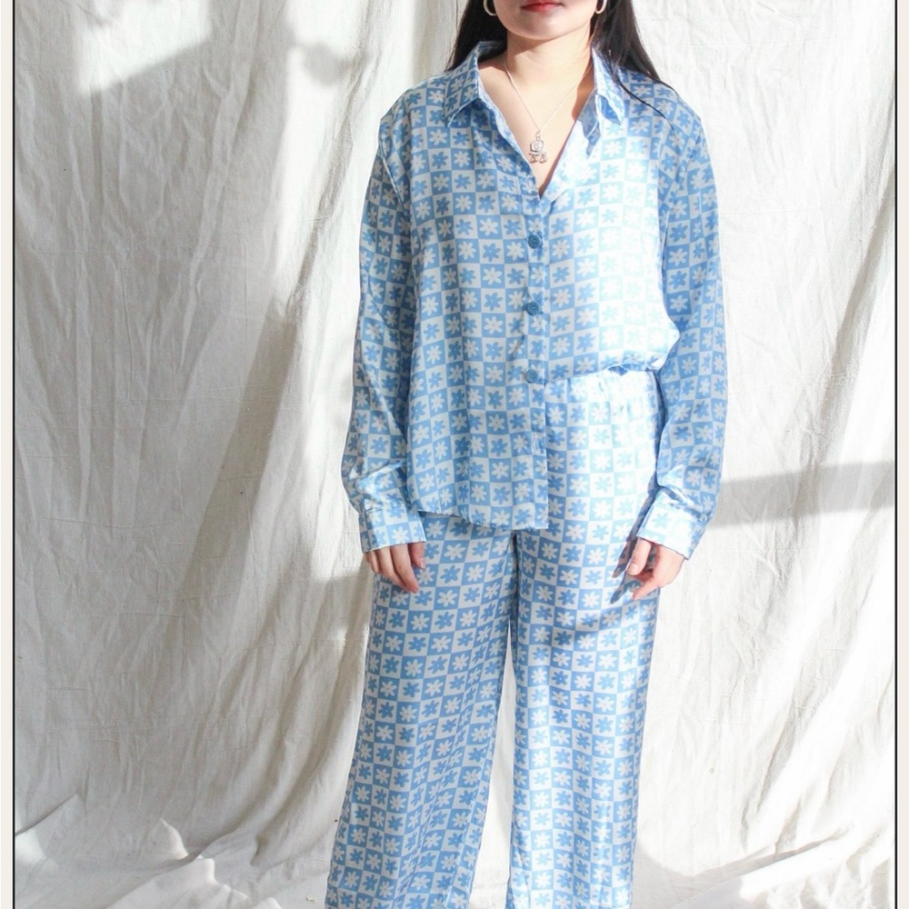 Lisa Says Gah Blue Floral Checkered Top and Pants set